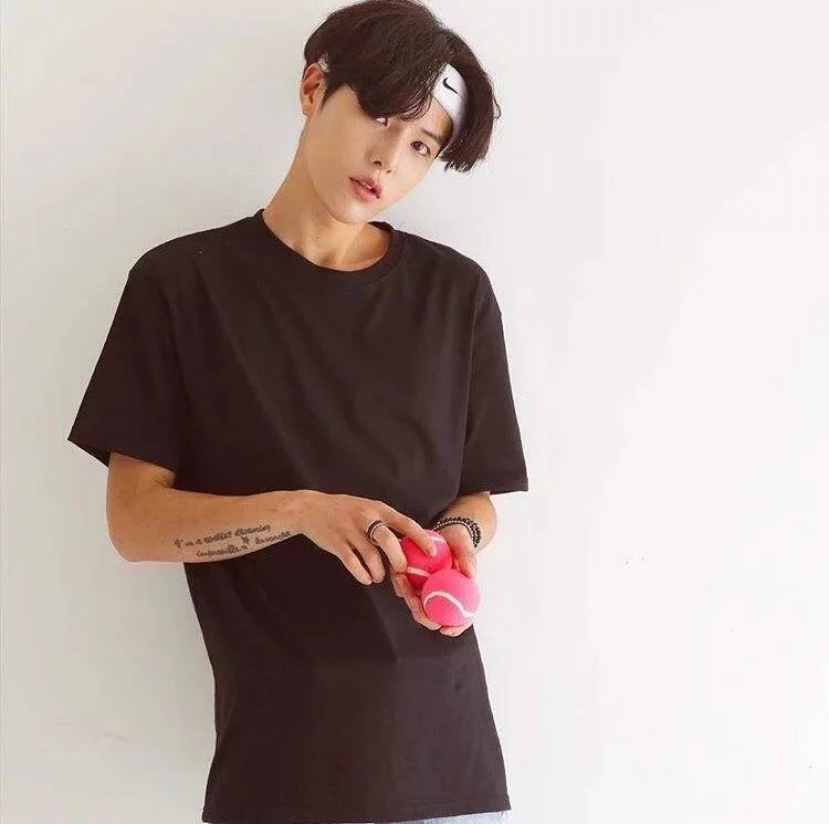 姚岩丽琬