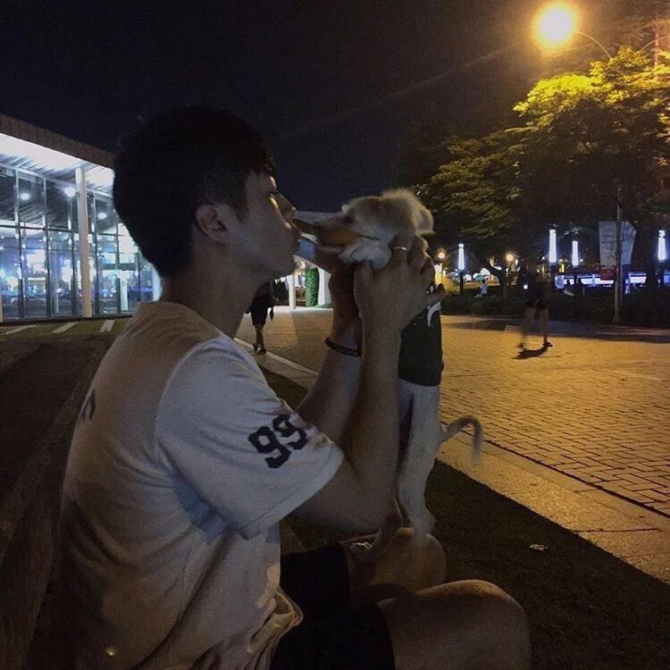 穆梦坚翰