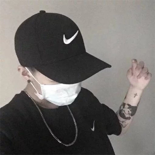 澹台育雅鹏