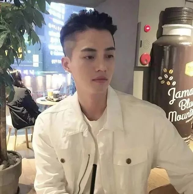 吴泰雁冰